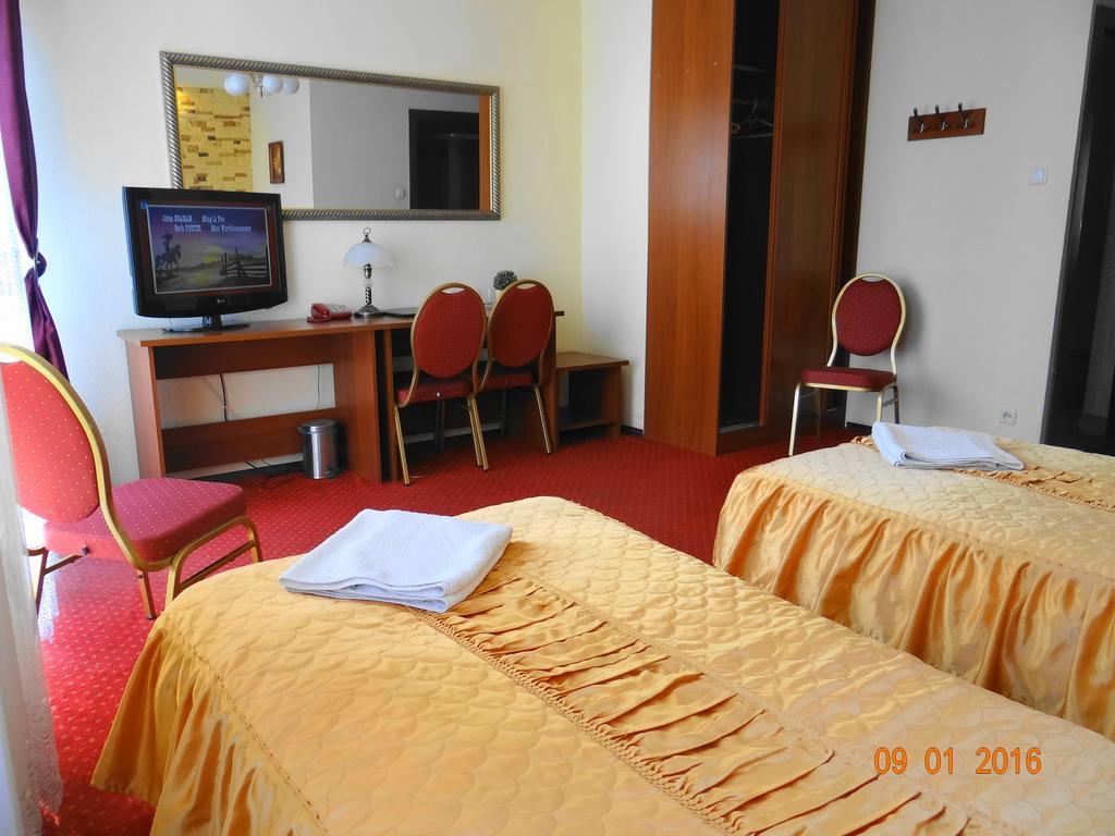 Hotel Sekwana Çestohova Dış mekan fotoğraf